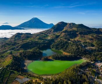 dieng surga di atas awan destinasi wisata terbaik yang harus masuk itinerary kamu